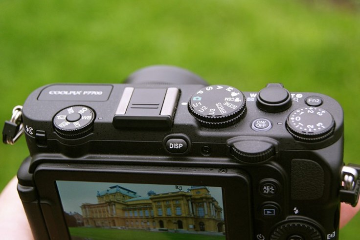 Nikon Coolpix P7700 (13).jpg